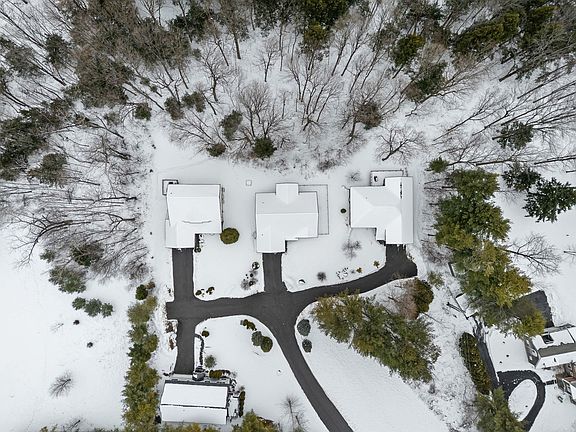 5th image of 64 Webster Ridge