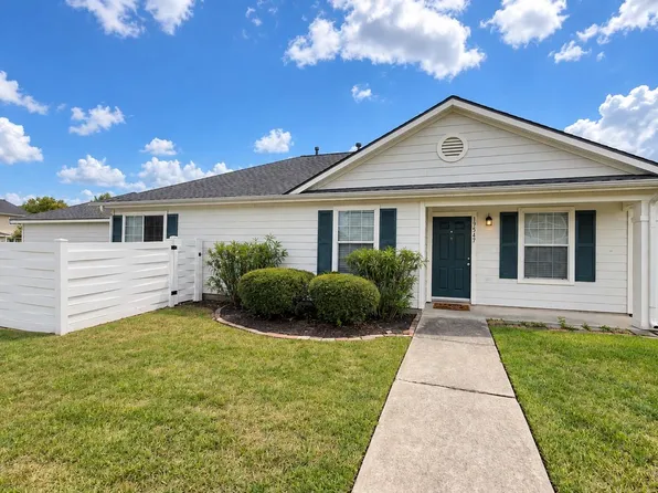 19547 Fletcher Way Dr, Houston, TX 77073