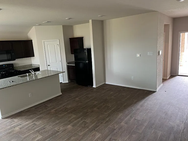 205 Lily Pond Trl — Photo 19