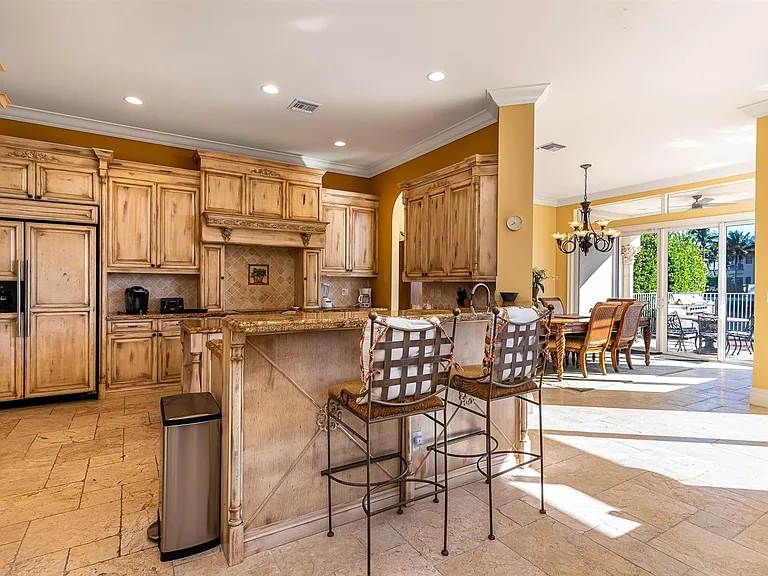 580 Admirals Way — Photo 4