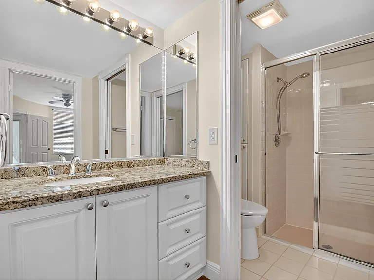 204 Andover Ct — Photo 17