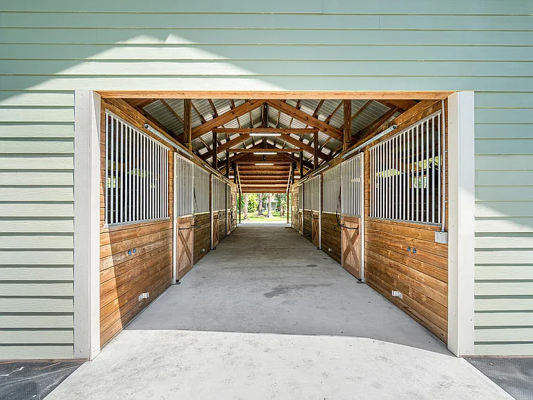1835 Stallion Dr #STALLS — Photo 7