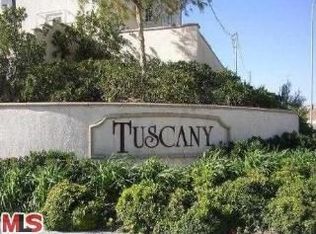 20082 Pienza Ln, Northridge, CA 91326