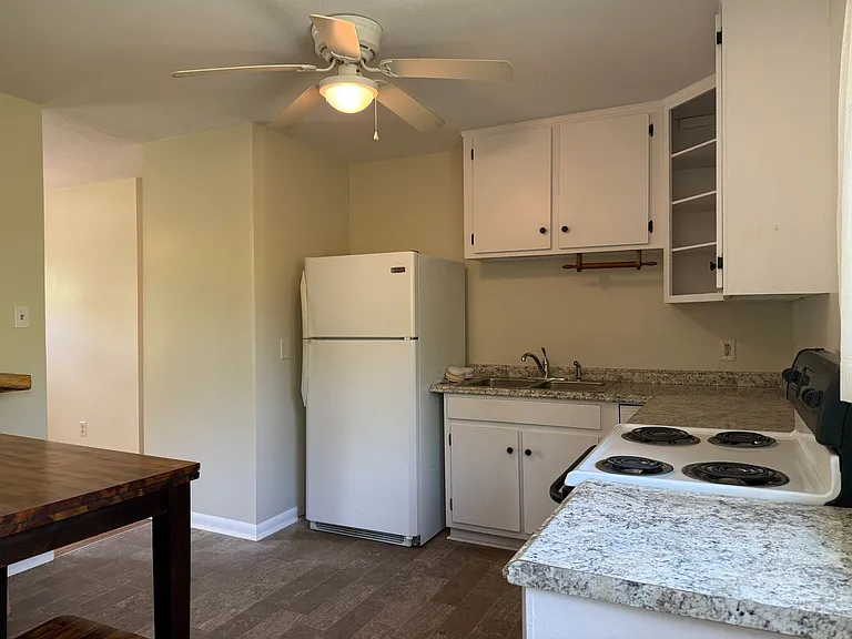 725 Ridge Rd — Photo 6