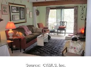 2 Racoon Ridge Rd, Woodbury, CT 06798