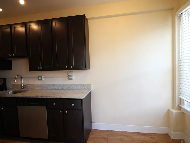 1206-10 W Granville Ave — Photo 3