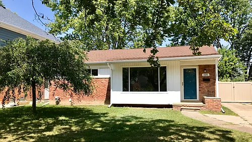 1125 Woodlawn Ave Photo 1