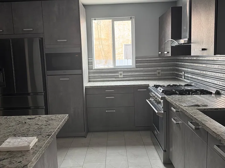 848 Omar St — Photo 1