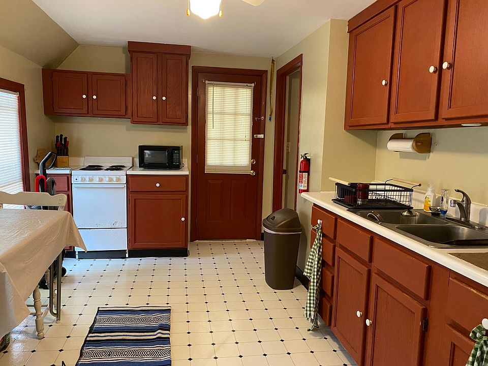 1st image of 10 Seminary Ave #2