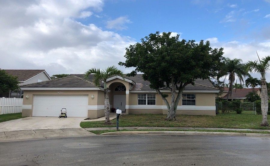1st image of 920 NW 201st Way
