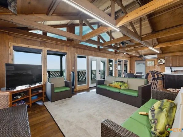 616 N Shore Dr, Port Mansfield, TX 78598