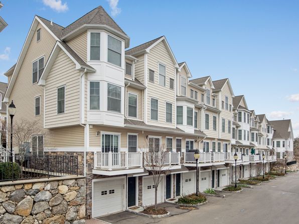 85 Camp Ave APT 9E