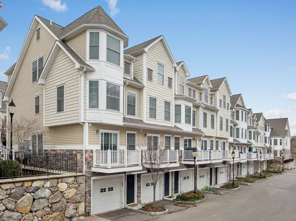 85 Camp Ave APT 9E, Stamford, CT 06907