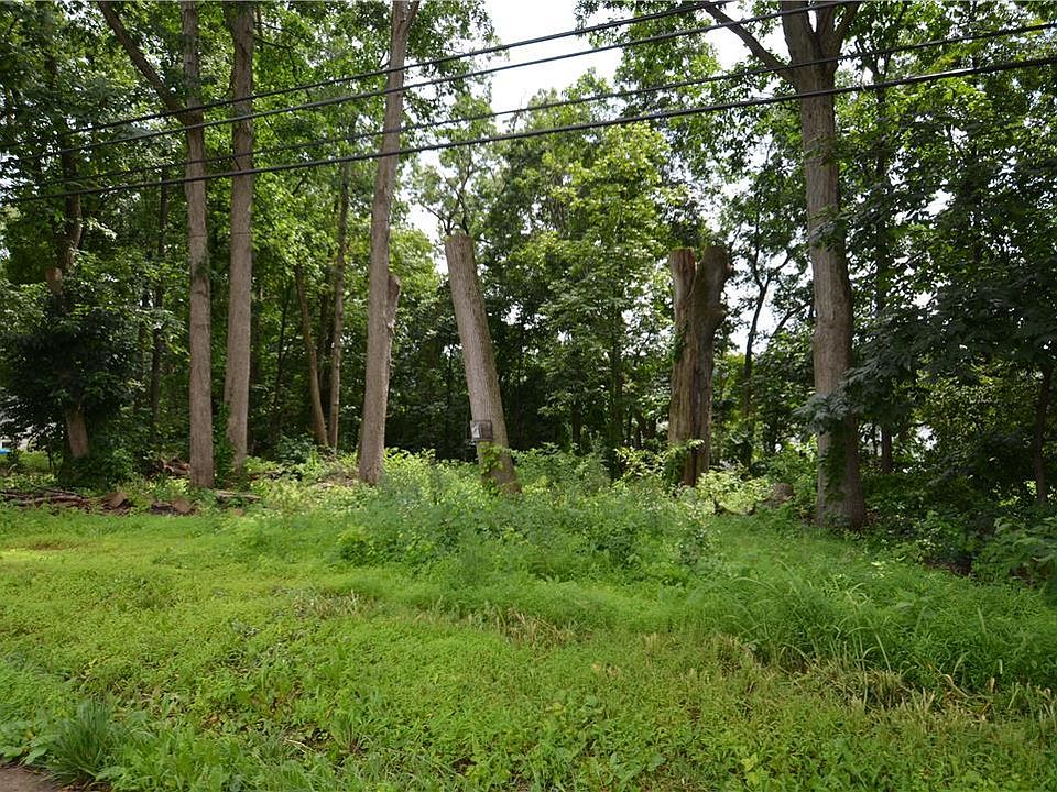2nd image of 495 Washington Dr