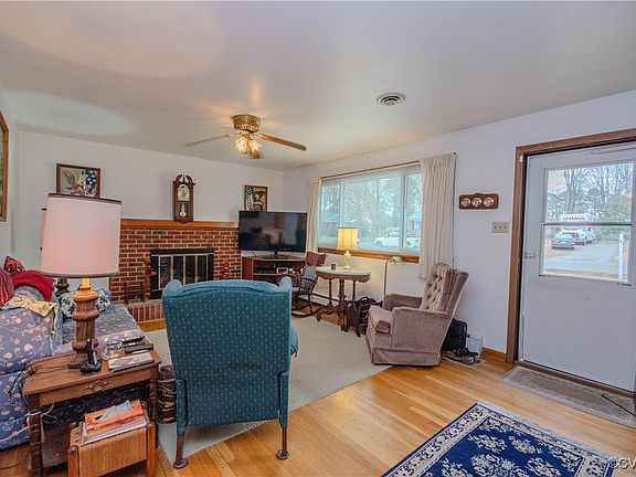 3rd image of 3302 Lanceor Dr