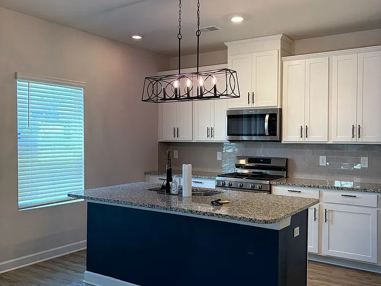 669 Grays Creek Rd — Photo 5