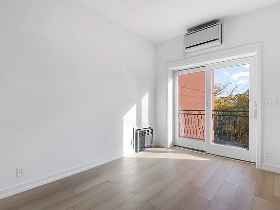 4th image of 26 Broome St #3B