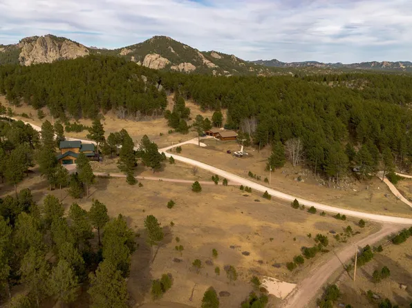 25031 Cedar Berry Trl, Custer, SD 57730