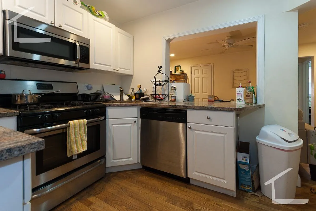 4 bed, 1250 sqft, $5,400 — Photo 1
