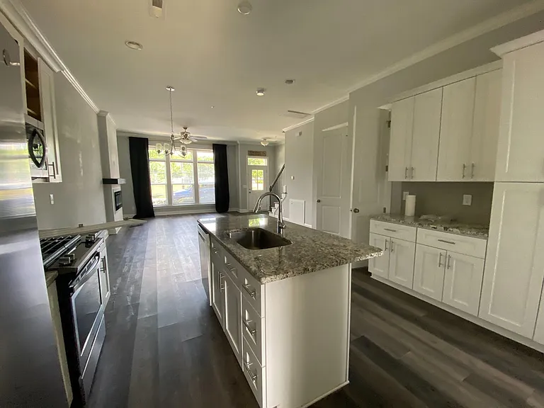 118 Philips Sq — Photo 11