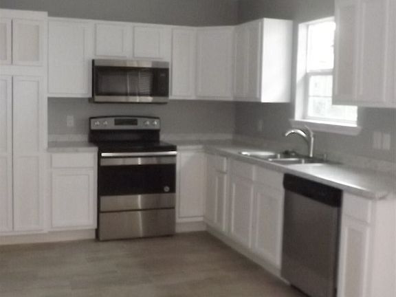 3rd image of 2924 Ethel Ave