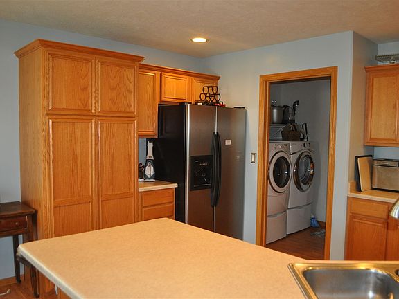 5th image of 1480 Deerfield Dr W