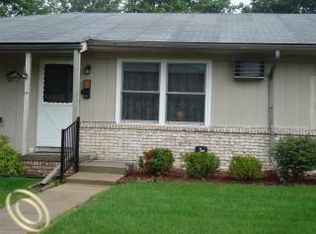 61137 Heritage Blvd, South Lyon, MI