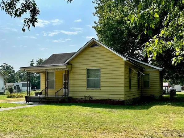 1322 Dirr Ave, Parsons, KS 67357