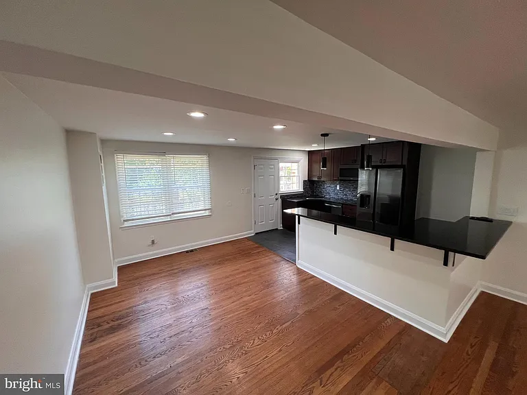1583 Doxbury Rd — Photo 5