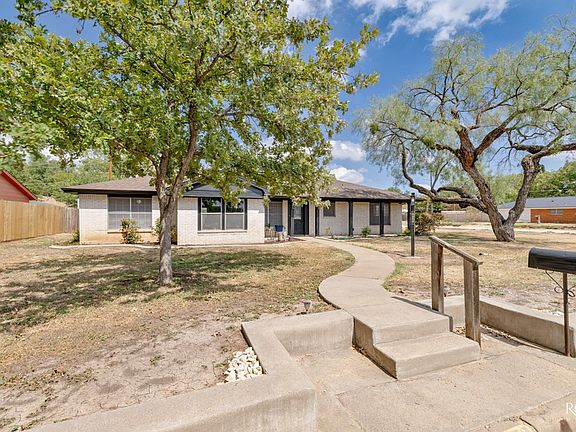 4th image of 3202 Tanglewood Dr