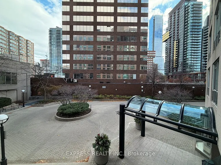 942 Yonge St #207 — Photo 9