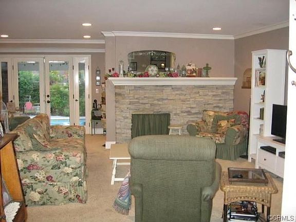 5th image of 558 E Carroll Ave