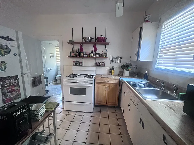 928 NW 16th Ave #3 — Photo 7