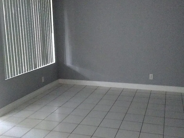 218 W Vermont Ave #12 — Photo 16