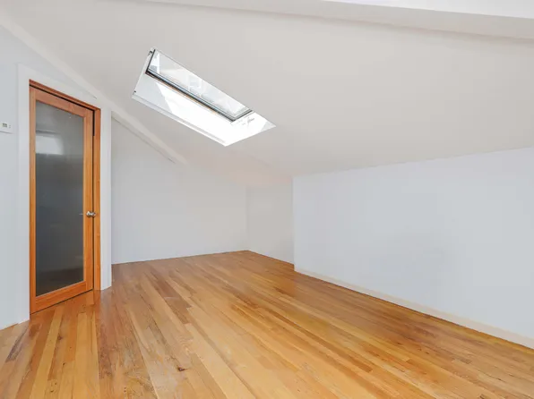 3225 Shore Parkway image 20 of 27