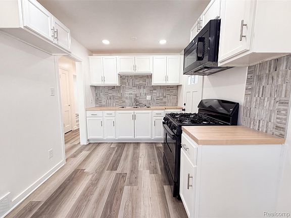 2nd image of 23089 Brittany Ave