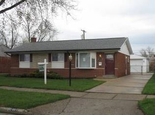 10461 N Oak Dr, Ferndale, MI