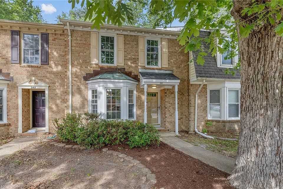 1st image of 340 Middle Oaks Dr