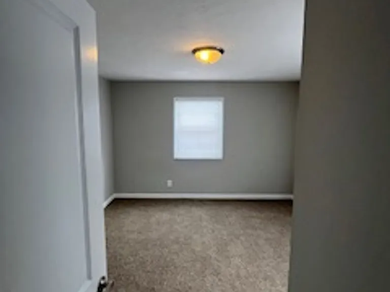 2212 E Queens Way — Photo 21