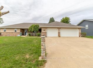 435 N 4th St, Moville, IA 51039