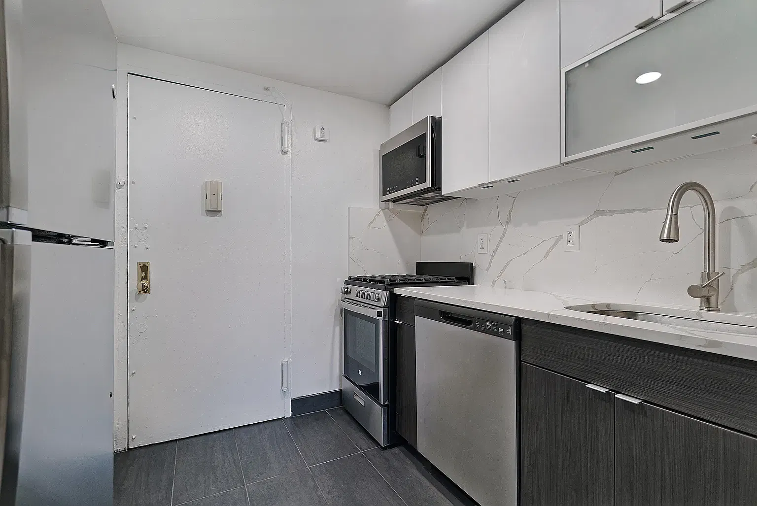 530 2nd Avenue — Photo 3