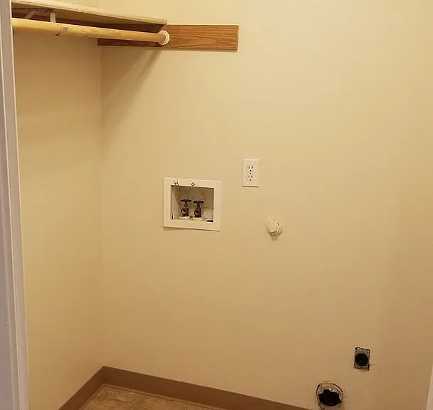 154-Sandy Dr Apts — Photo 16