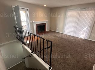 $1150 - 3 room 2 bath - Apartment located in Riverside, Wichita, KS 67203