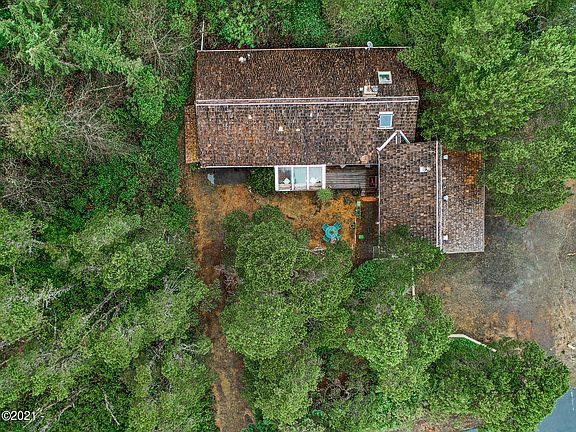 3rd image of 5965 Hacienda Ave