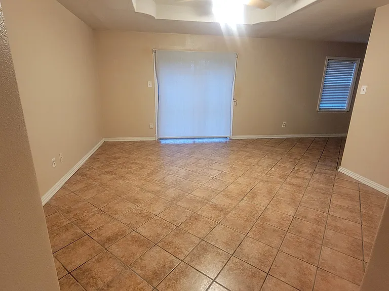 2113 Hawk Ave — Photo 6