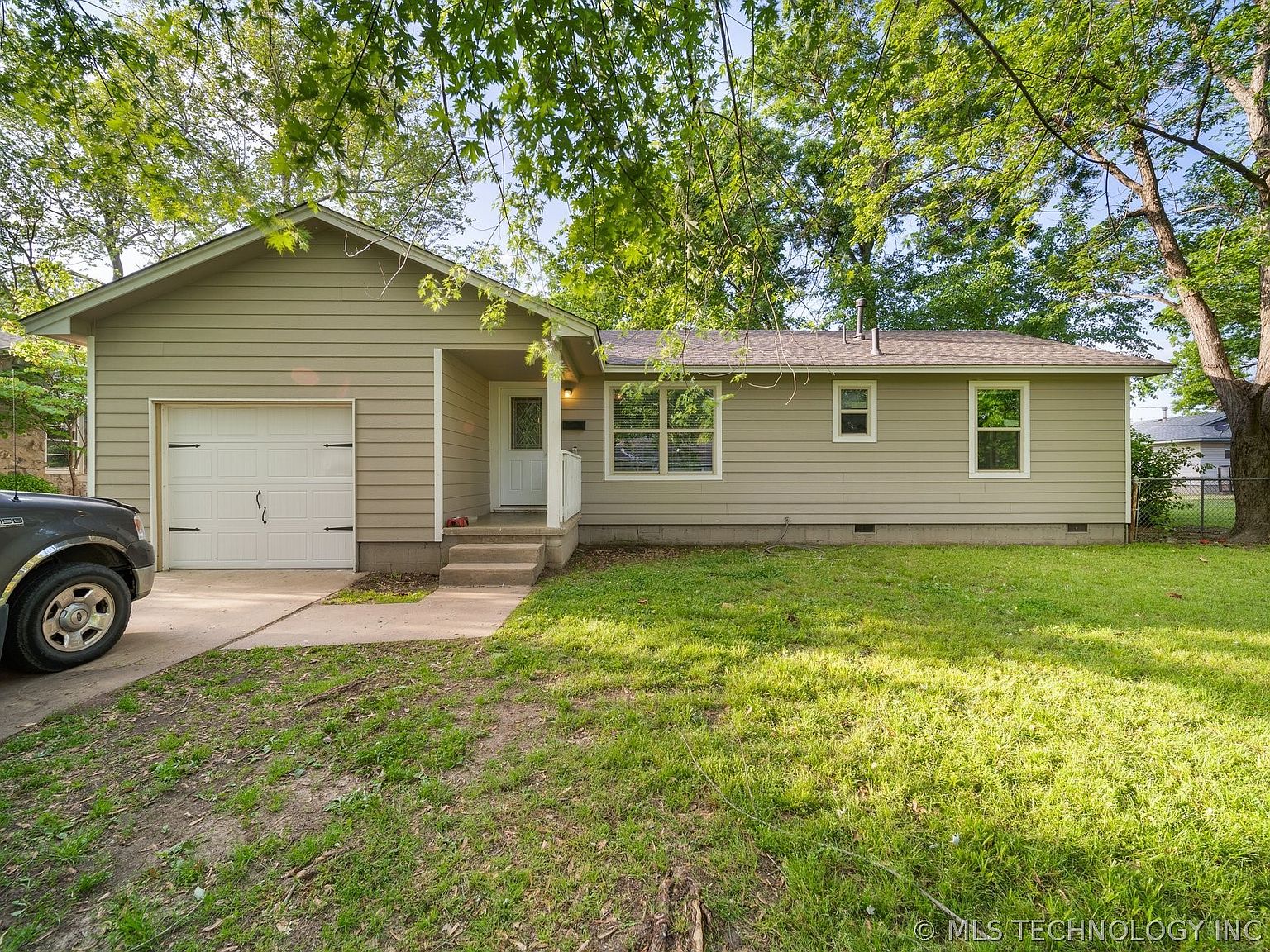 317 SE 10th St, Pryor, OK 74361 | Zillow