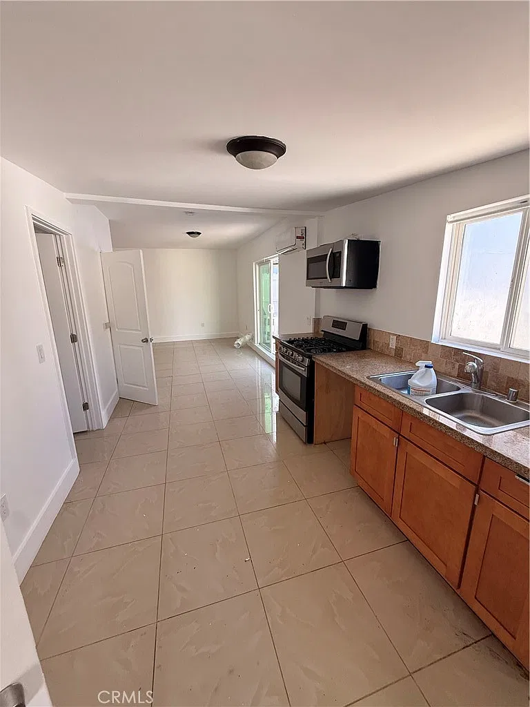 1 bed, 650 sqft, $2,900 — Photo 3