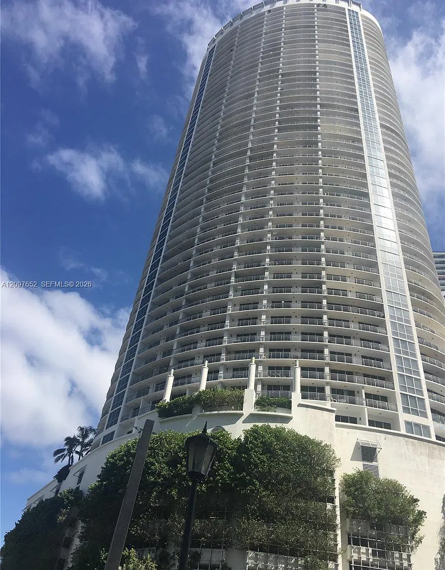 Opera Tower Condo — Photo 1
