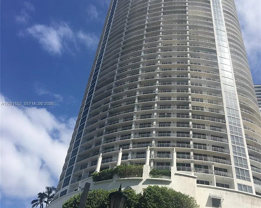 1750 N Bayshore Dr #2408