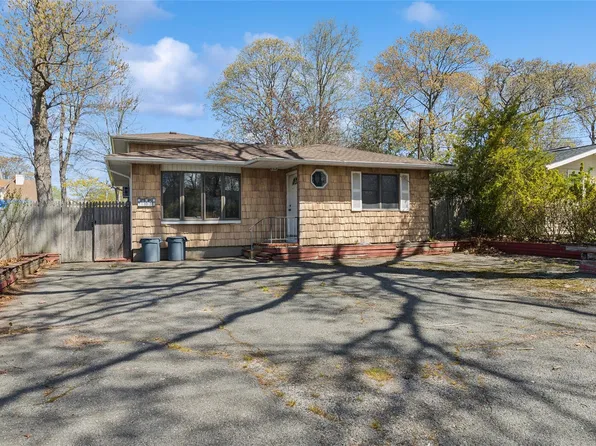 103 Baybright Drive E, Shirley, NY 11967
